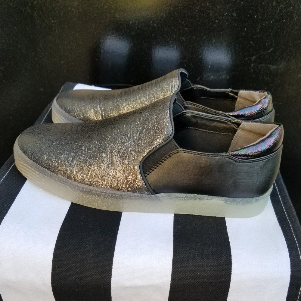 slip on sneaker
